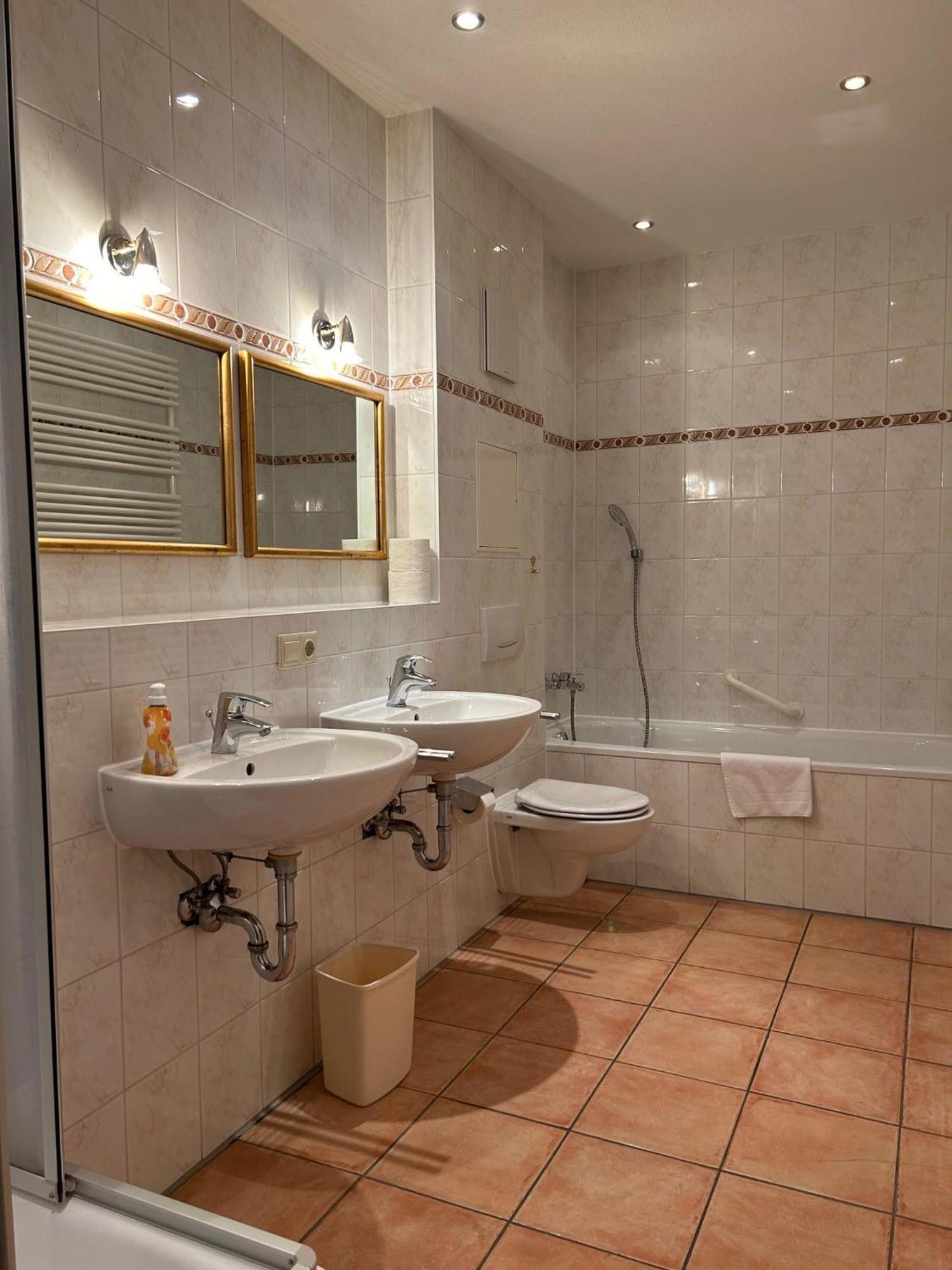 Gabi Mit Pool Und Sauna Юберзе Екстер'єр фото